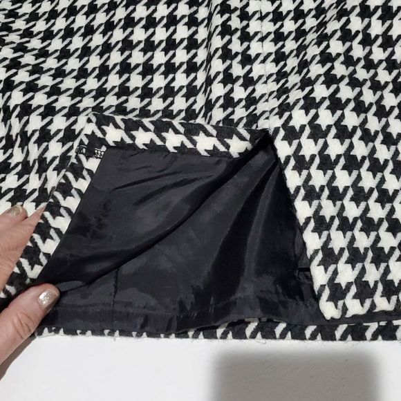 Newport News Black and White Houndstooth Skirt Set - Picture 6 of 9